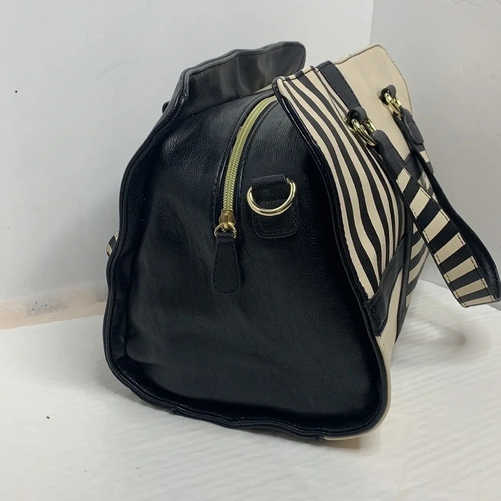 Betsey Johnson color block satchel in black/cream